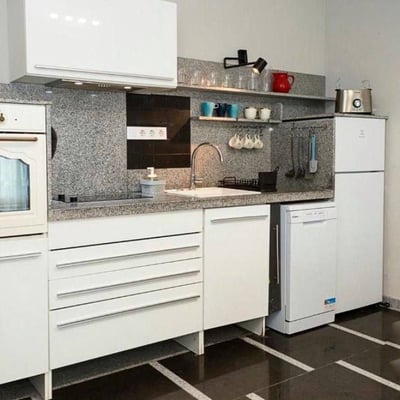 Vermietung einer komfortablen 2-Zimmer-Wohnung, 65 m², Stadtteil Hl. Hl. Konstantin und Helena, Varna, Bulgarien